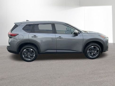 Used 2024 Nissan Rogue SV image 31