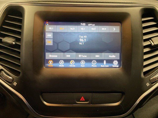 Used 2019 Jeep Cherokee Latitude FWD image 20