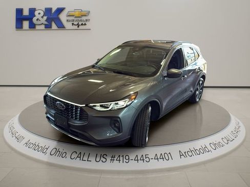 Used 2025 Ford Escape Platinum AWD/4WD image 4