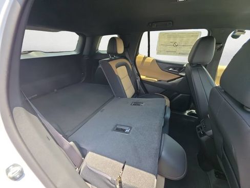 New 2026 Chevrolet Equinox ACTIV w/ Convenience Package III AWD/4WD image 23