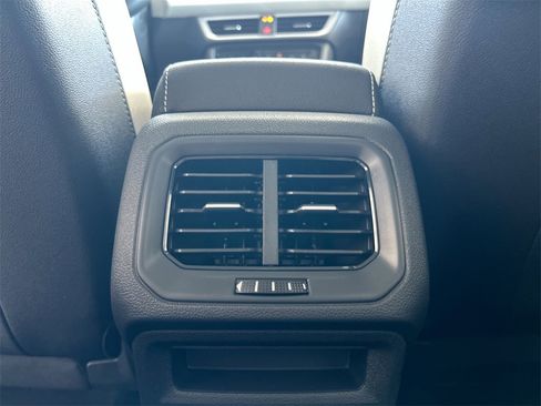 New 2026 Volkswagen Taos SE image 41