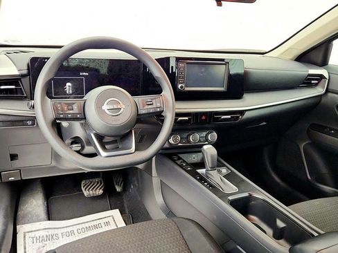 Used 2025 Nissan Kicks S FWD image 12