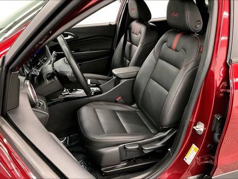 Used 2024 Chevrolet Trax RS w/ Sunroof Package image 24