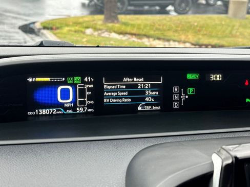 Used 2017 Toyota Prius Prime Advanced image 25