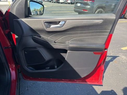 Used 2022 Ford Escape Titanium w/ Class II Trailer Tow Package image 19