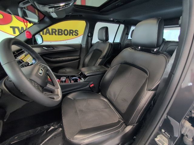 Used 2023 Jeep Grand Cherokee Altitude AWD/4WD image 12