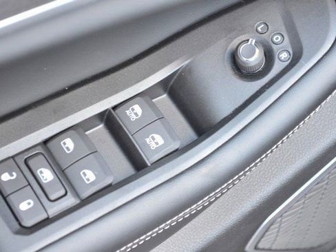 New 2025 Jeep Grand Cherokee Limited w/ Black Appearance Package image 13