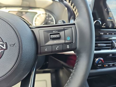 Used 2025 Nissan Pathfinder SL w/ SL Premium Package image 22