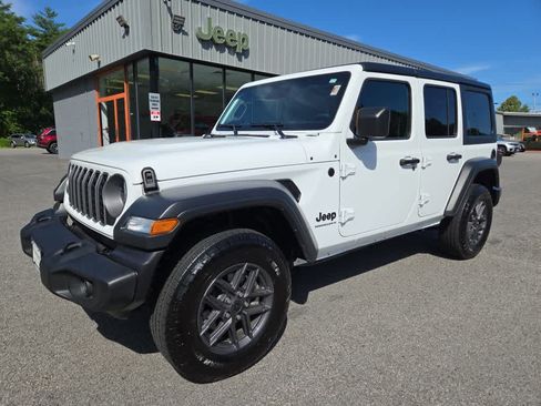 Used 2026 Jeep Wrangler Unlimited Sport AWD/4WD image 8