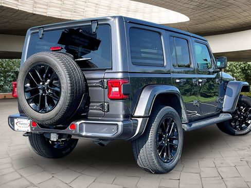 Used 2021 Jeep Wrangler Unlimited Sahara AWD/4WD image 21