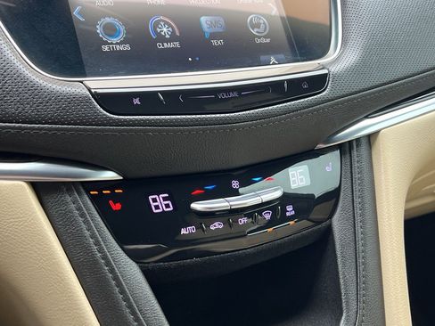 Used 2019 Cadillac XT5 AWD image 22