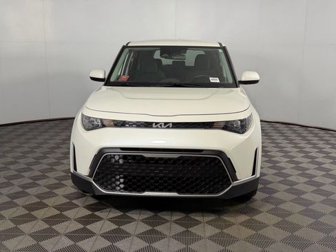 Used 2025 Kia Soul LX FWD image 12