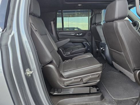 Used 2022 GMC Yukon XL Denali image 11