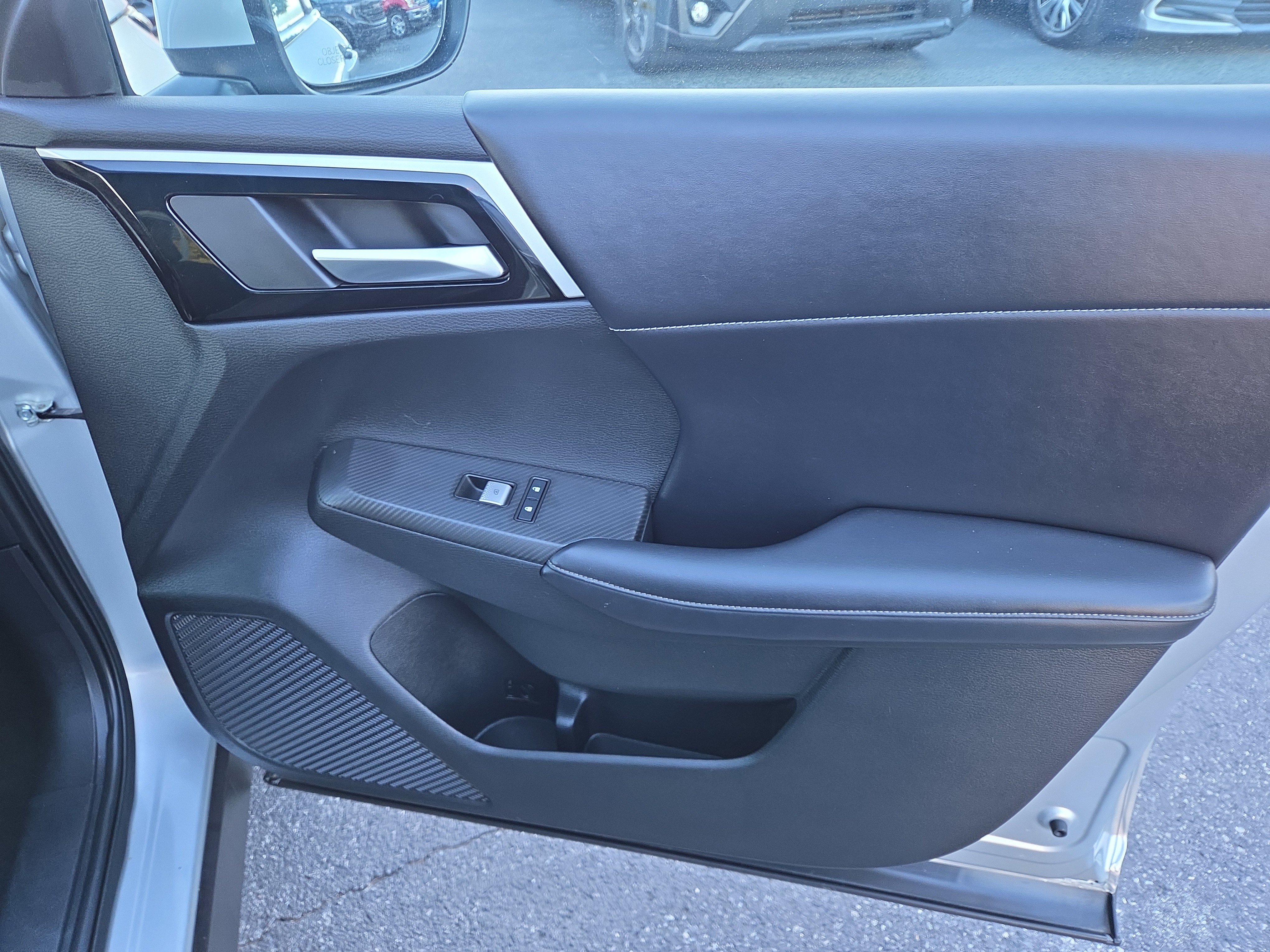 Used 2023 Mitsubishi Outlander SE AWD/4WD image 18