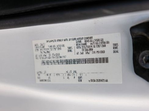 Used 2017 Ford F550 2WD Regular Cab Super Duty image 26