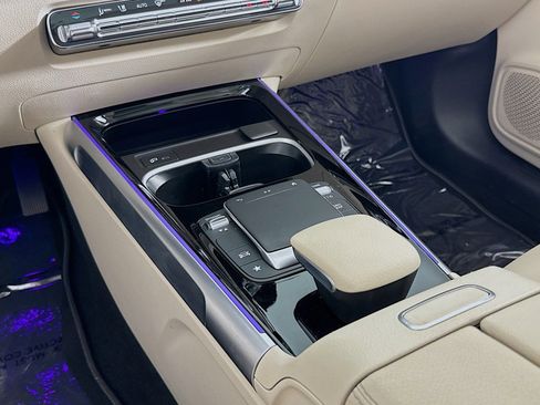 Used 2023 Mercedes-Benz GLB 250 4MATIC image 6