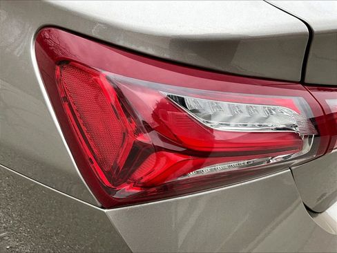 Used 2024 Chevrolet Malibu LT FWD image 26