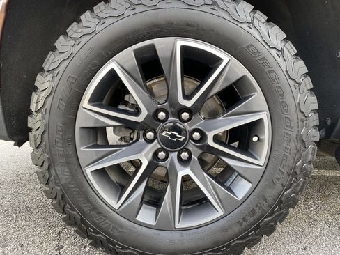 Used 2023 Chevrolet Suburban Z71 image 42