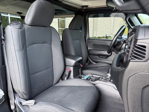 Used 2020 Jeep Wrangler Sport image 35