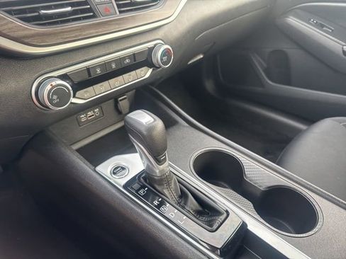 Used 2025 Nissan Altima 2.5 SV image 13