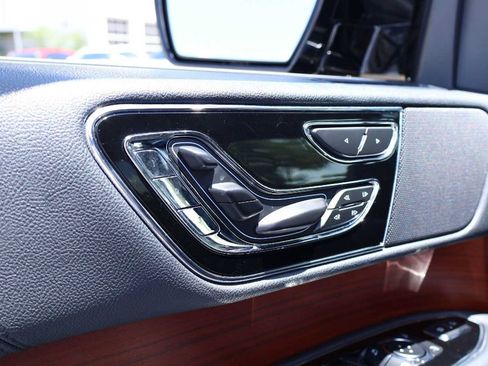Used 2024 Lincoln Navigator Reserve AWD/4WD image 24