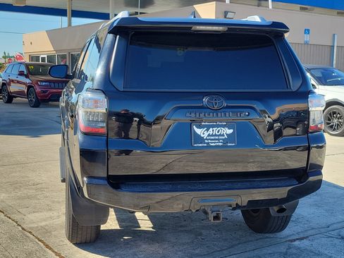 Used 2018 Toyota 4Runner SR5 image 3