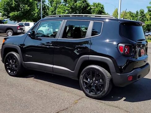 Used 2023 Jeep Renegade Altitude w/ Convenience Group I image 6
