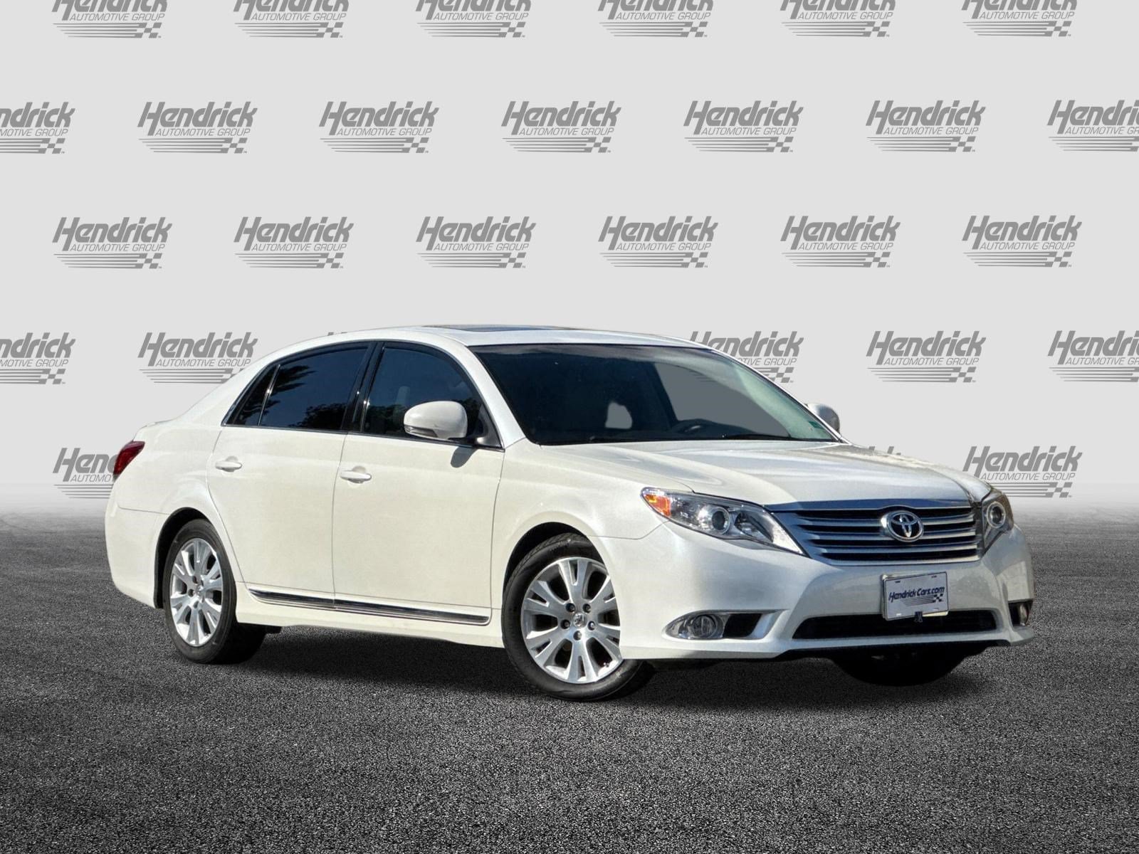 Used 2012 Toyota Avalon FWD image 2