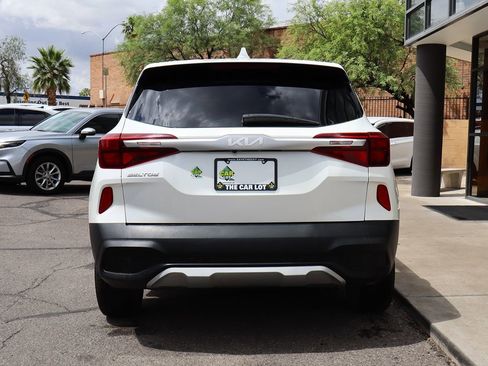 Used 2023 Kia Seltos LX AWD/4WD image 11