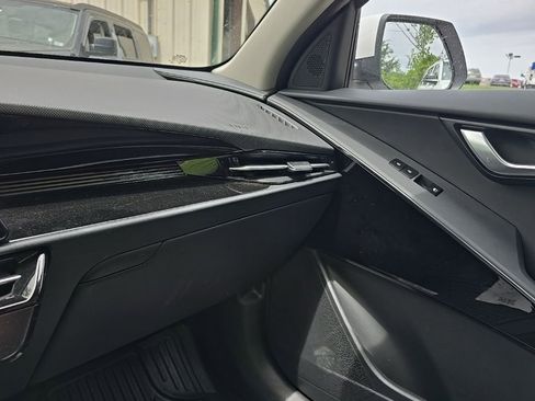 Used 2024 Kia Niro EX FWD image 22