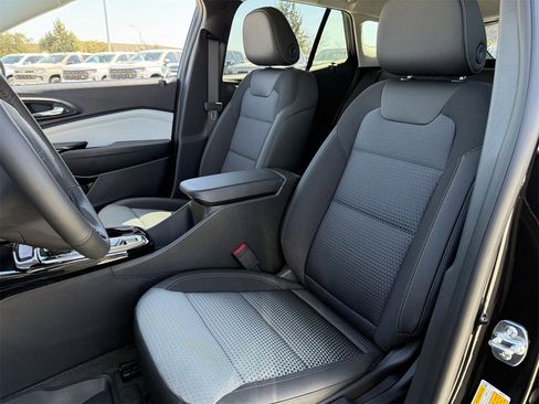 New 2026 Chevrolet Trax LT w/ Driver Confidence Package image 20