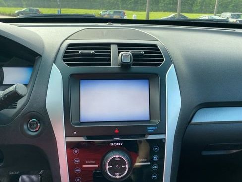 Used 2013 Ford Explorer Sport image 14