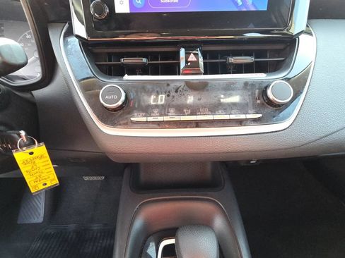 Used 2025 Toyota Corolla LE FWD image 23