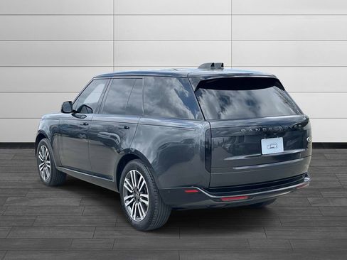 Used 2023 Land Rover Range Rover SE image 3