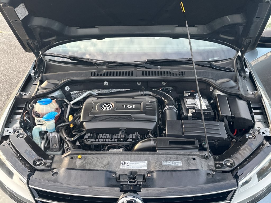 Used 2016 Volkswagen Jetta Sport FWD image 12
