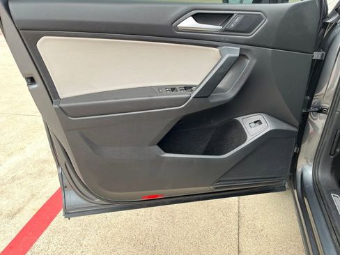 Used 2019 Volkswagen Tiguan SEL image 12