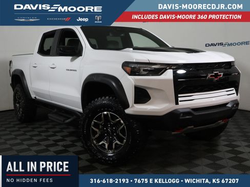 Used 2024 Chevrolet Colorado ZR2 w/ Safety Package AWD/4WD image 1