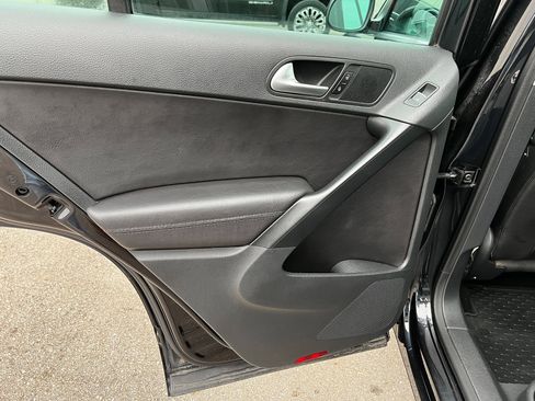Used 2017 Volkswagen Tiguan Sport image 22