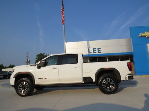 Certified 2021 GMC Sierra 2500 AT4 w/ Gooseneck/5TH Wheel Package AWD/4WD image 2