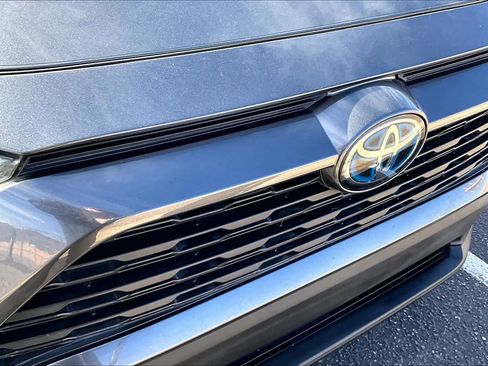 Used 2021 Toyota RAV4 XLE image 26