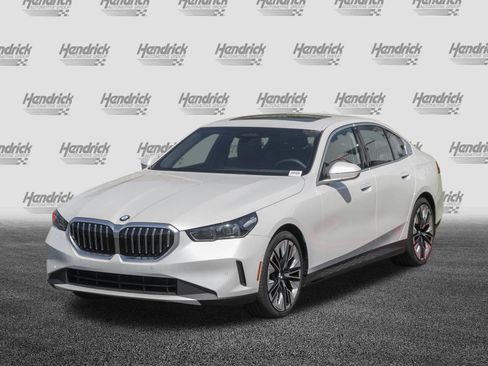 Certified 2026 BMW 540i xDrive AWD/4WD image 5