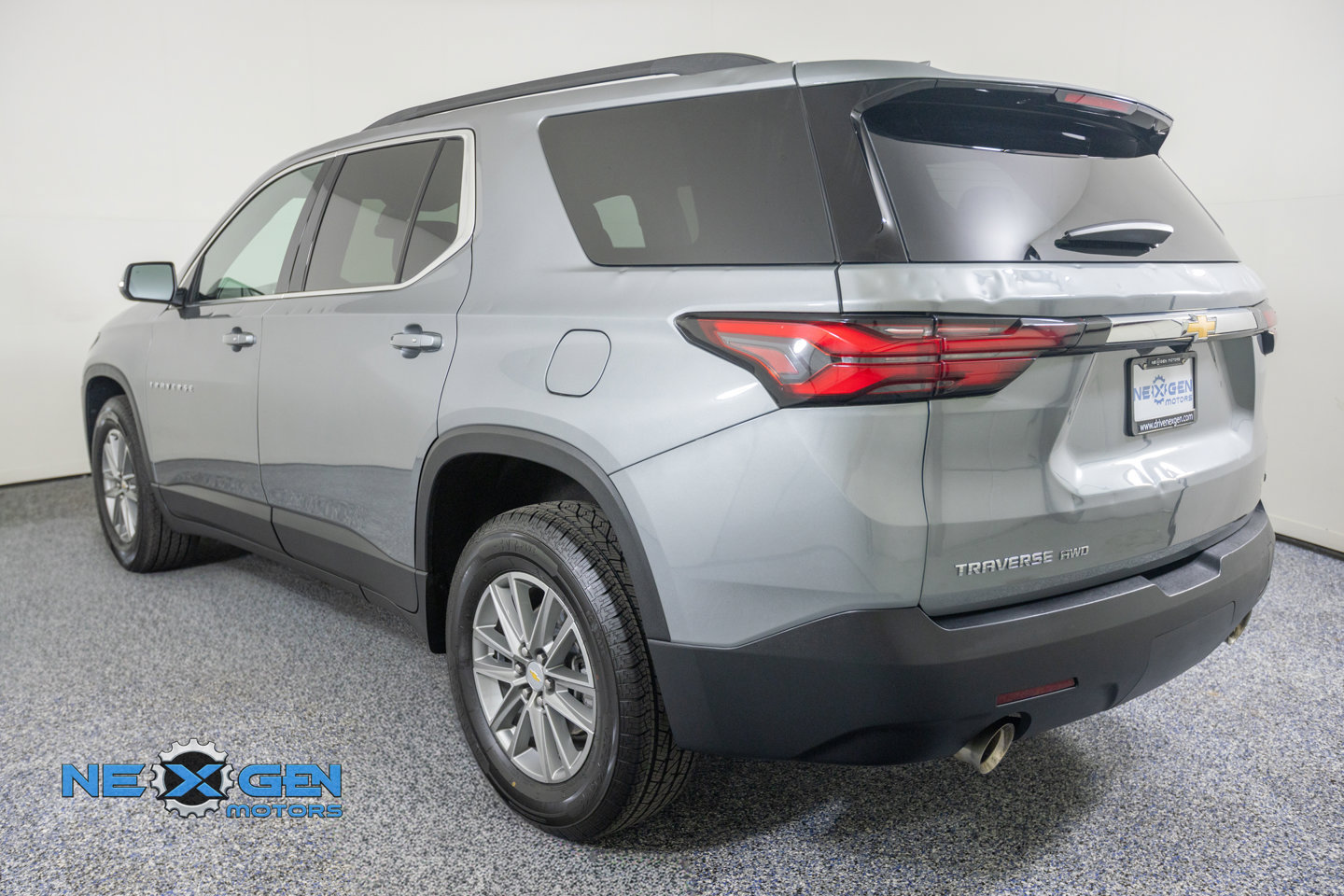 Used 2023 Chevrolet Traverse LT w/ LPO, Floor Liner Package AWD/4WD image 6