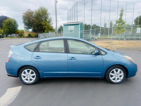 Used 2007 Toyota Prius Touring FWD image 6