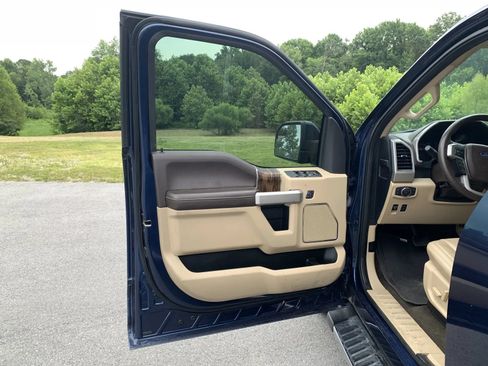 Used 2019 Ford F150 Lariat RWD image 22