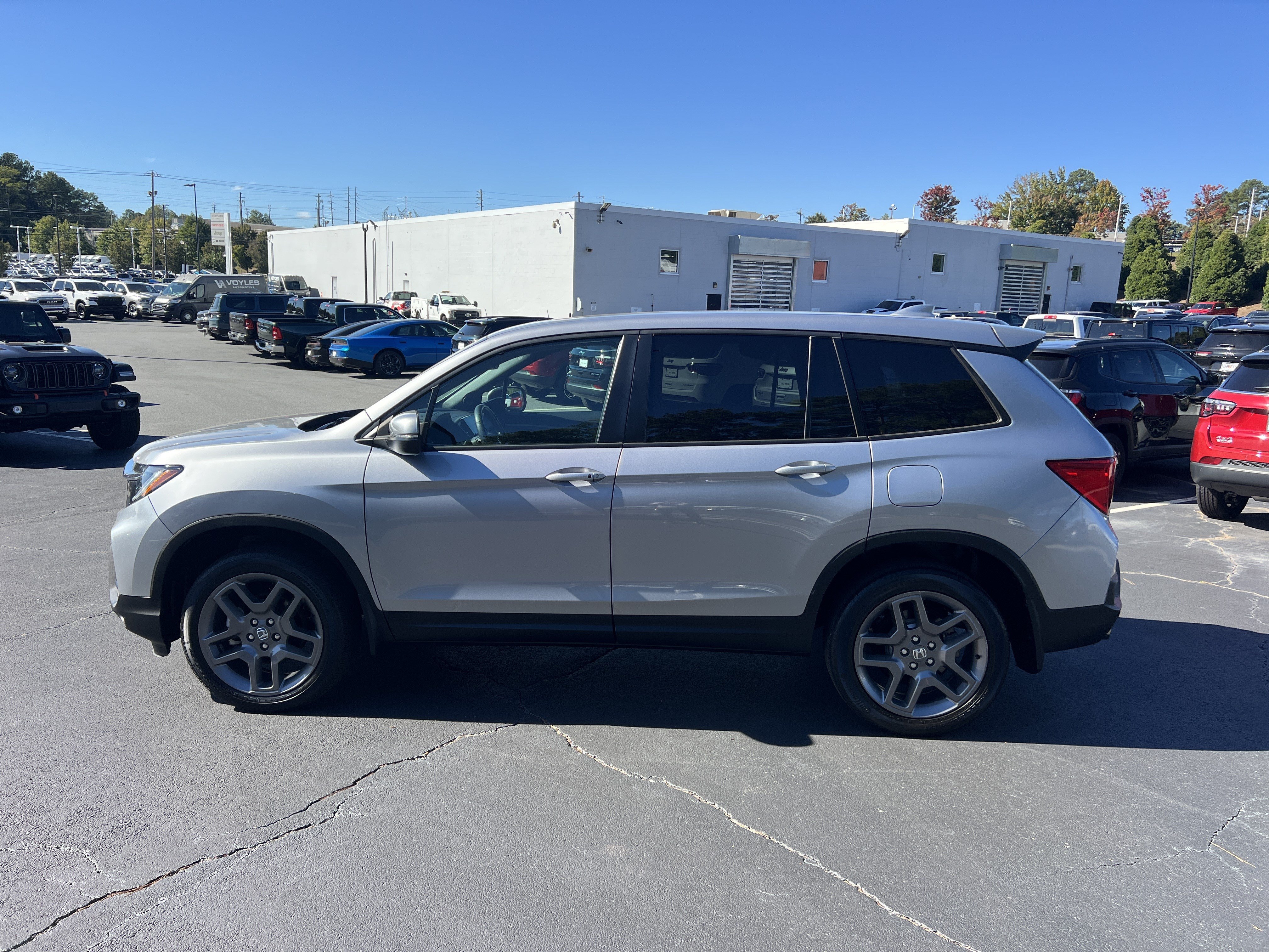 Used 2023 Honda Passport EX-L image 4