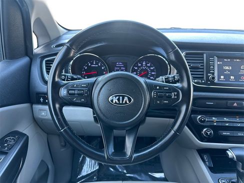 Used 2020 Kia Sedona EX image 12