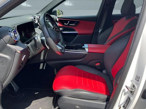 Used 2023 Mercedes-Benz GLC 300 image 3
