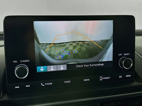 Used 2023 Honda Pilot LX image 13