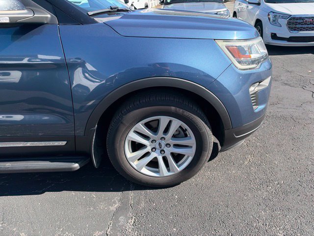Used 2018 Ford Explorer XLT w/ Equipment Group 202A AWD/4WD image 13