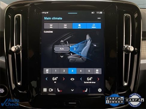 Used 2025 Volvo XC40 B5 Core image 40